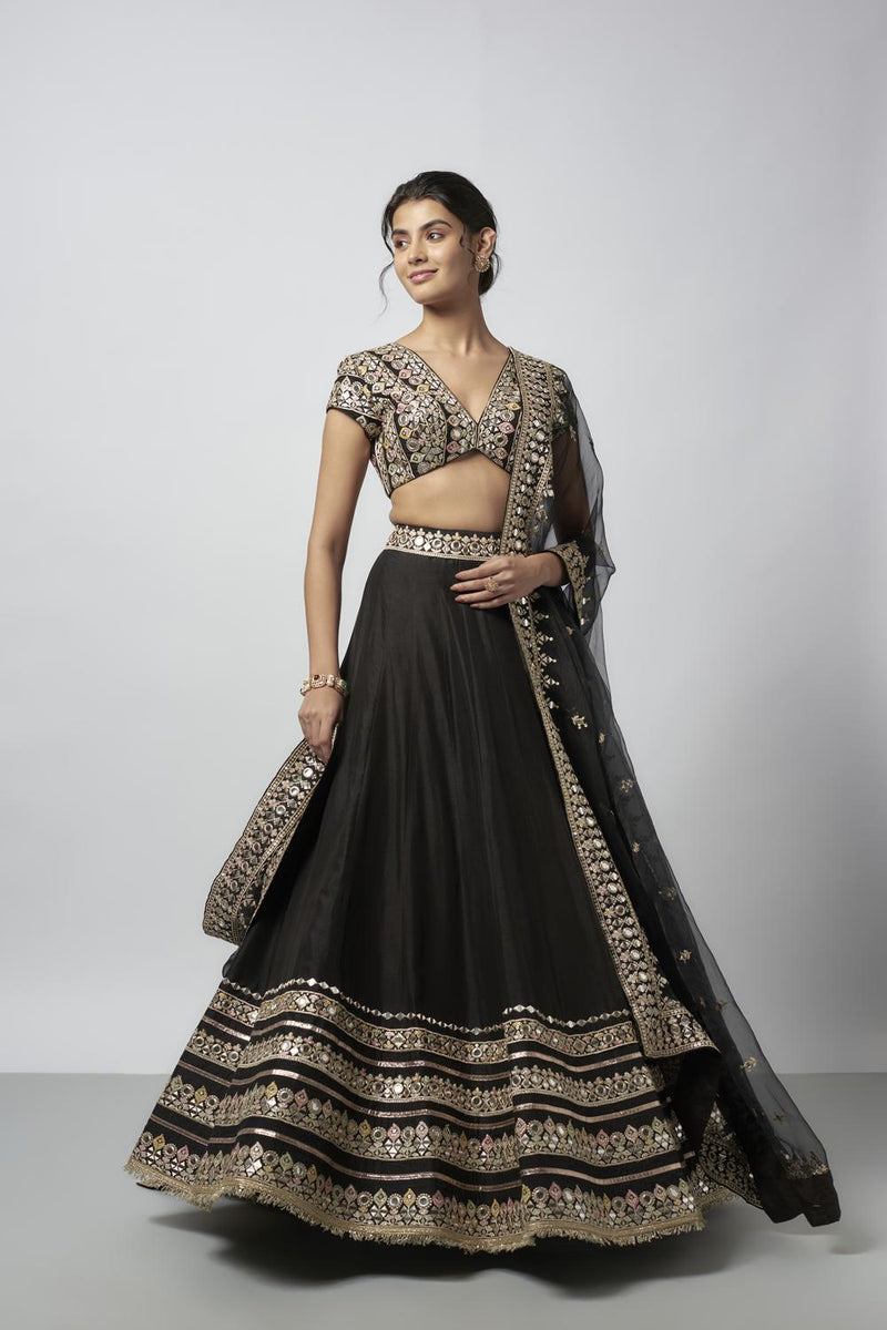 Maanyata Lehenga Set