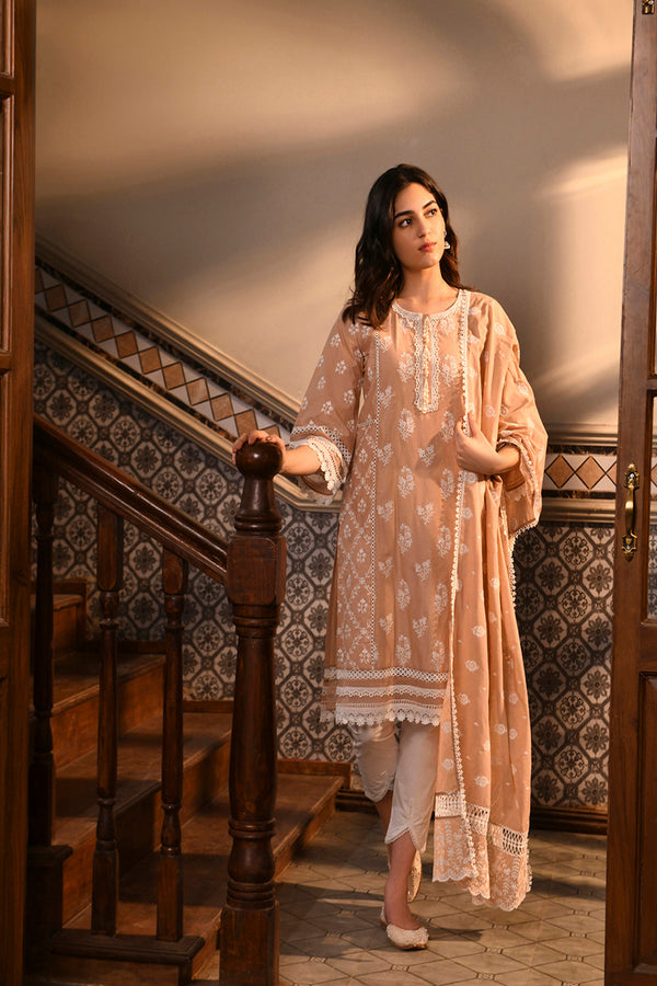 Darya Kurta with Inverted V Hem White Pant