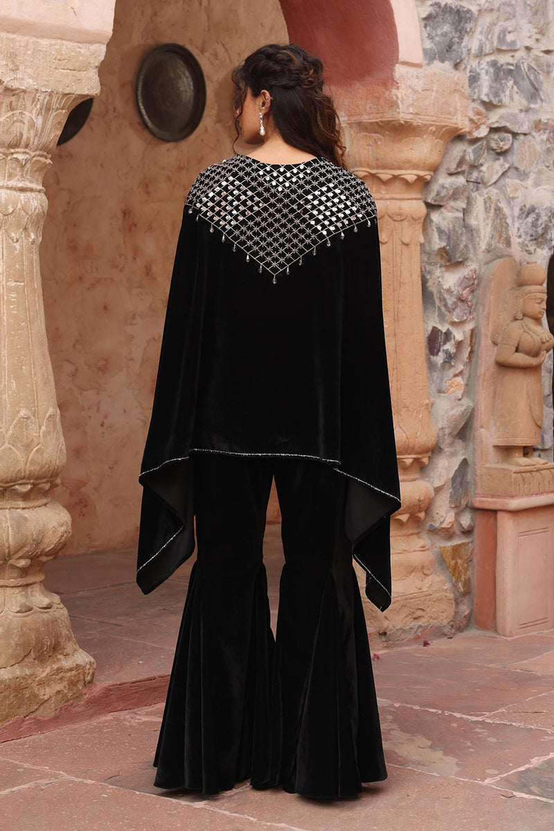 Black Cape Set