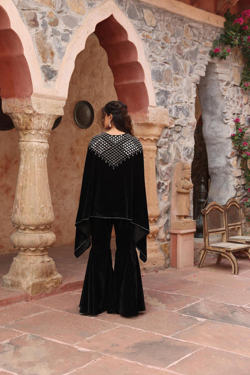 Black Cape Set