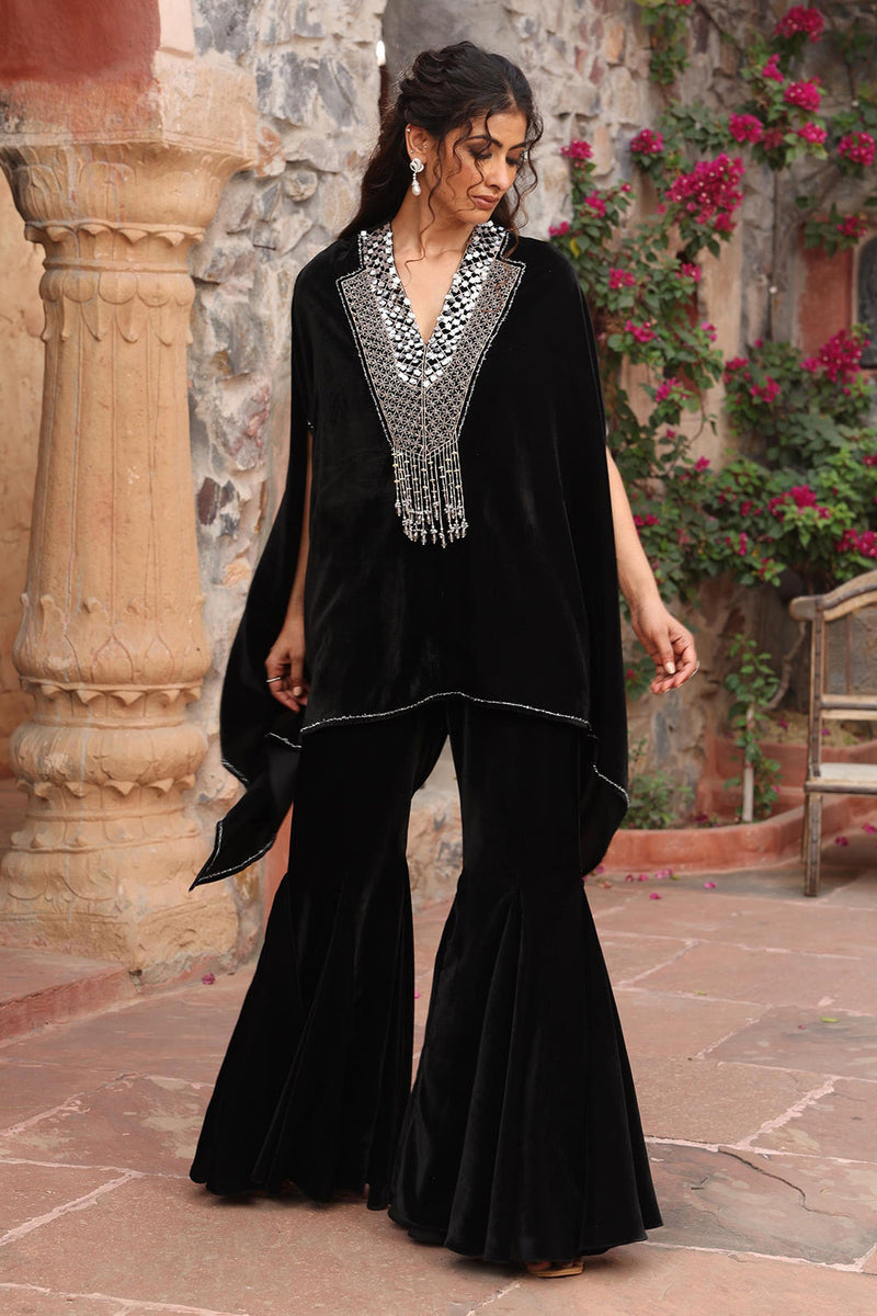 Black Cape Set