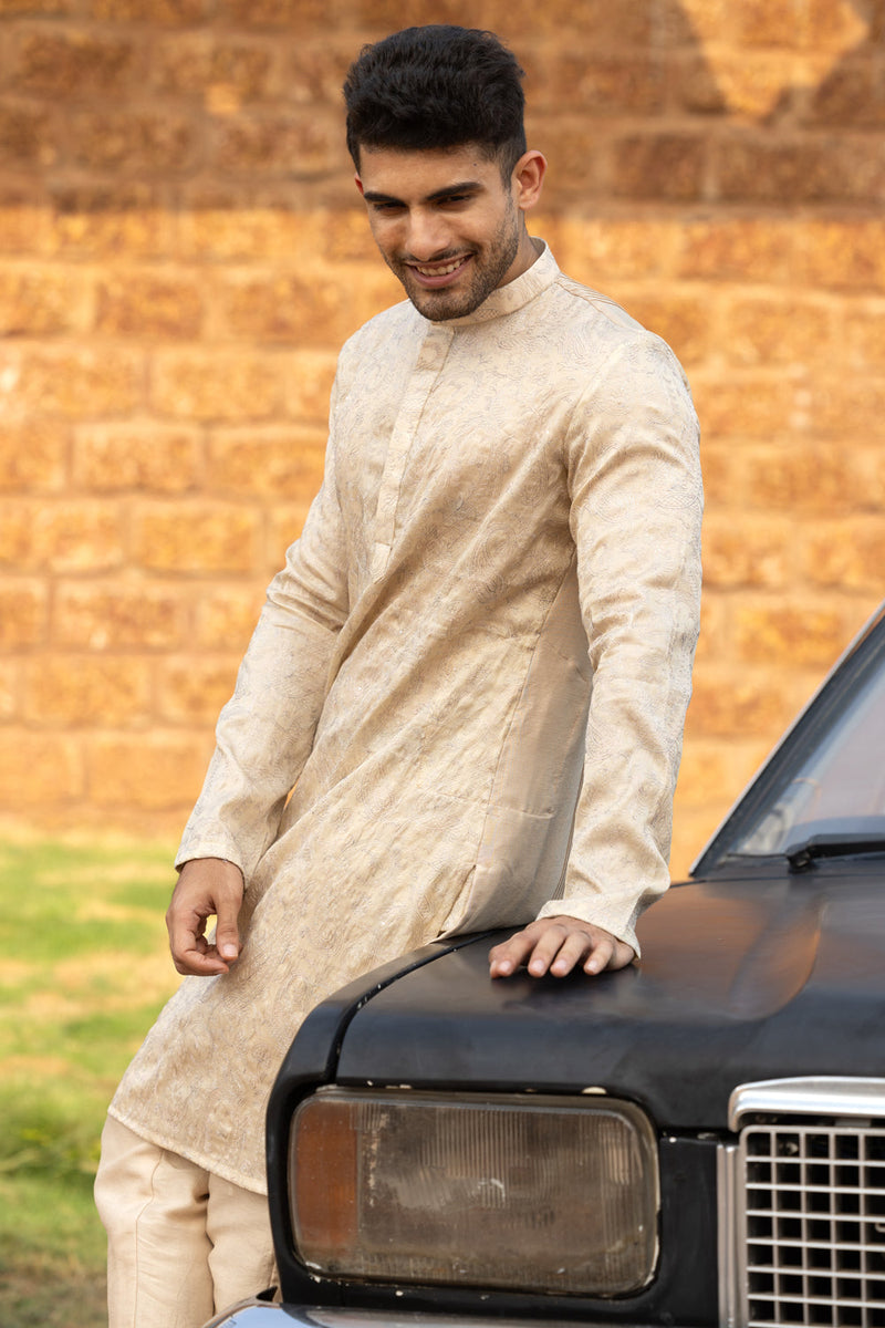 Thread Hand Embroiderded Kurta With Hand Pleated Back In Pure Silk