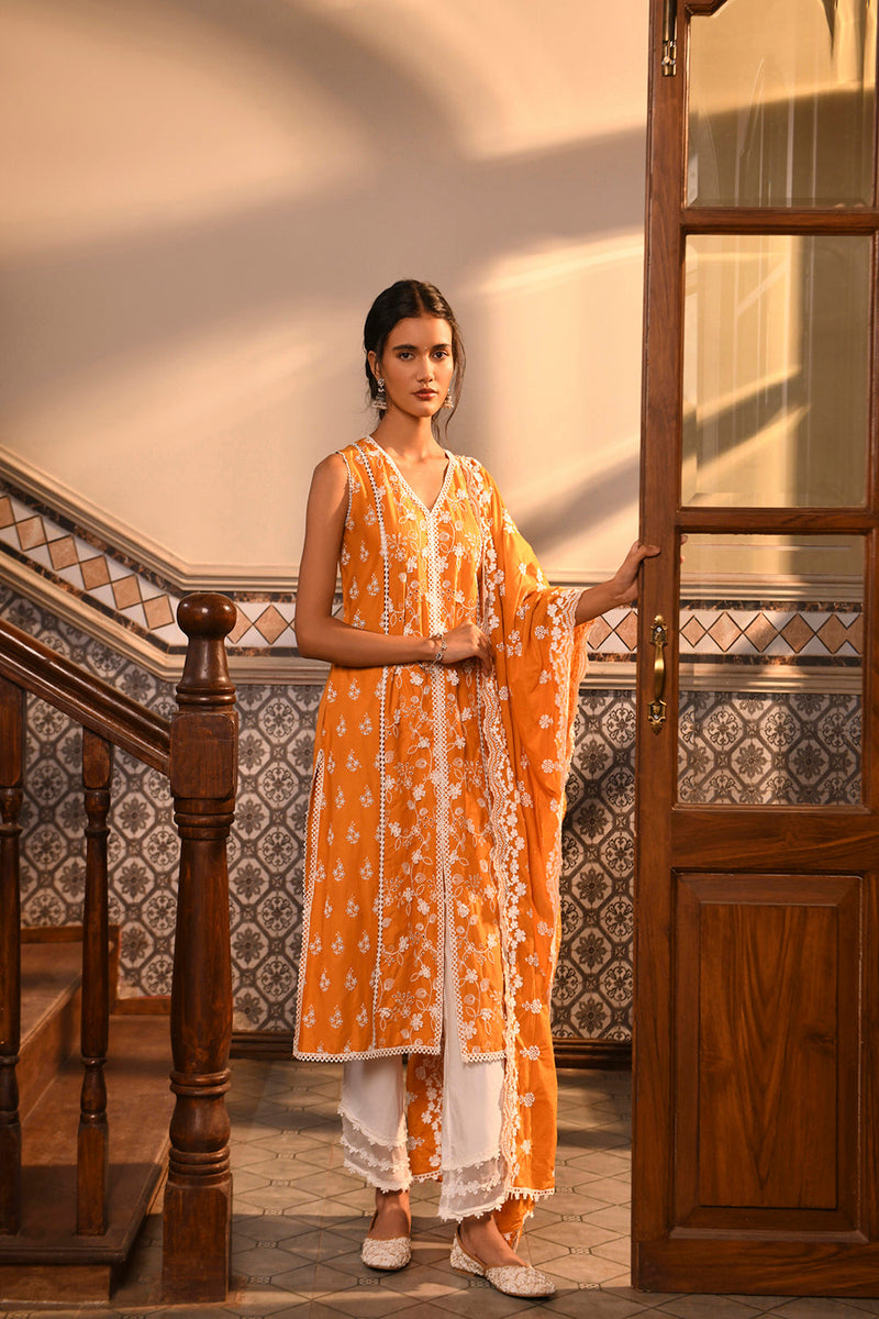 Ensi Kurta with Round Hem Organza Panel Pants