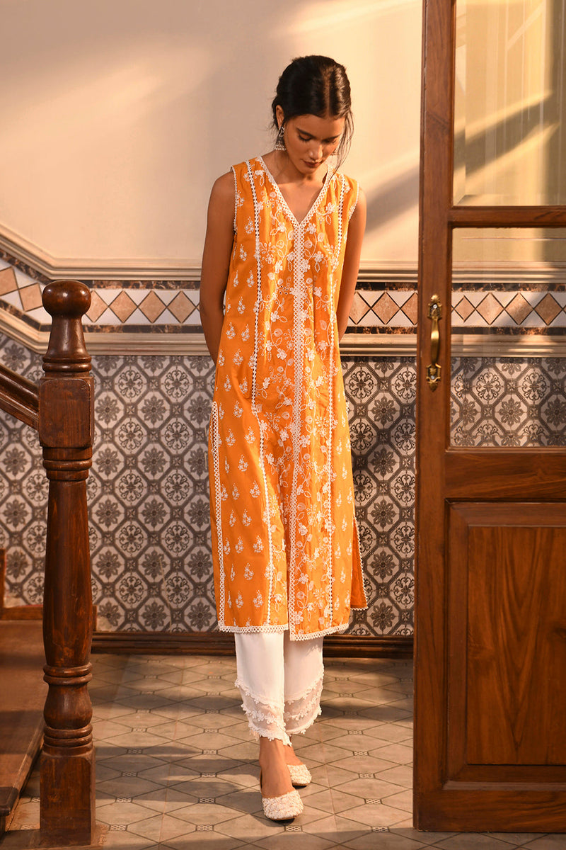 Ensi Kurta with Round Hem Organza Panel Pants