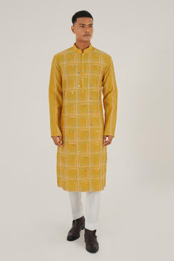 Geometric Embroidered Kurta Set With Mirror Work