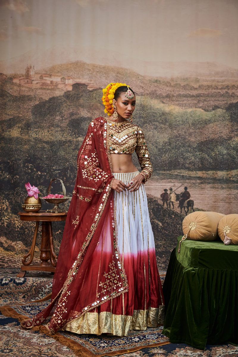 Surkh Lehenga