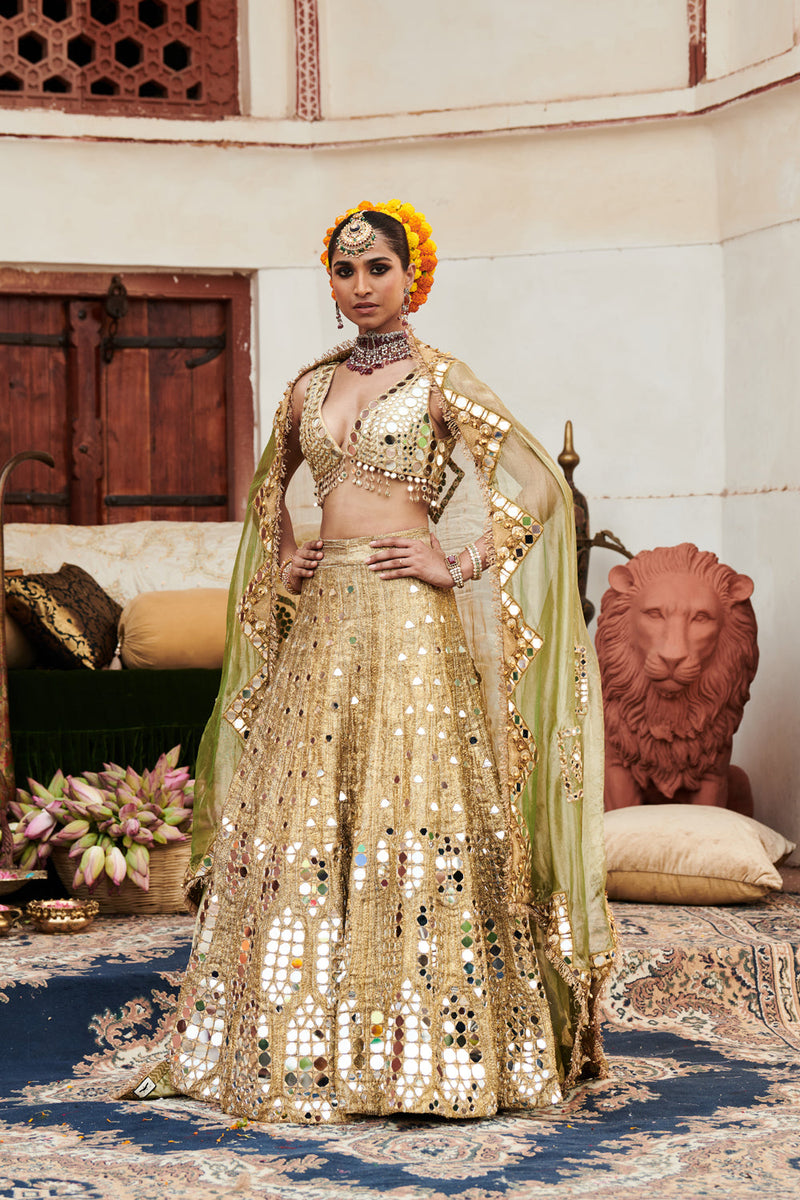 Chand Aayna Lehenga