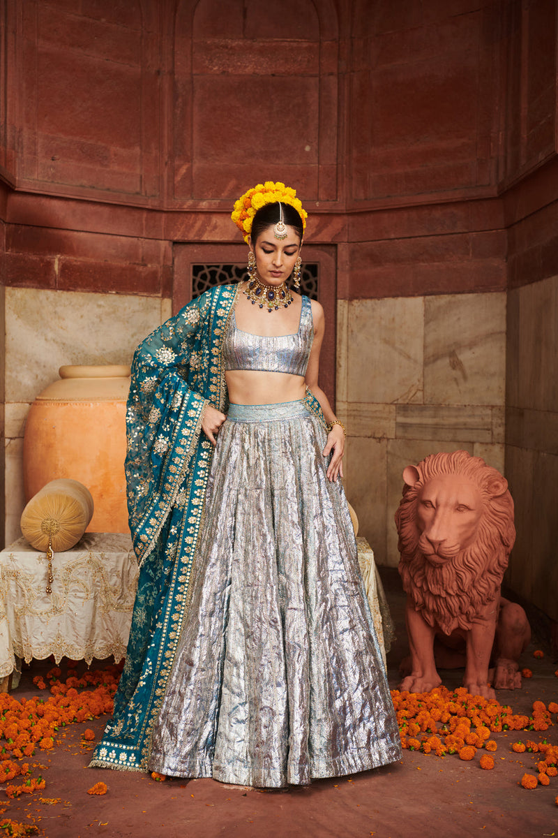 Aasmani Lampi Lehenga