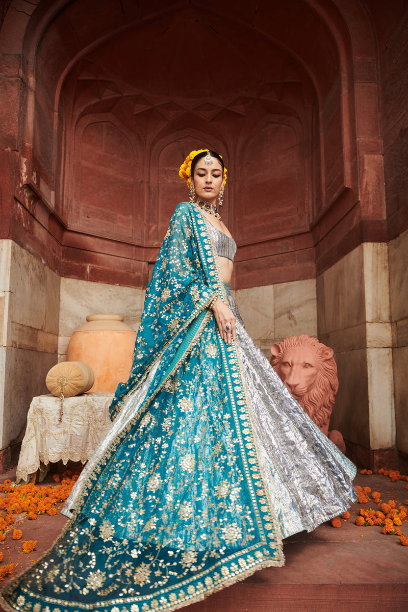 Aasmani Lampi Lehenga