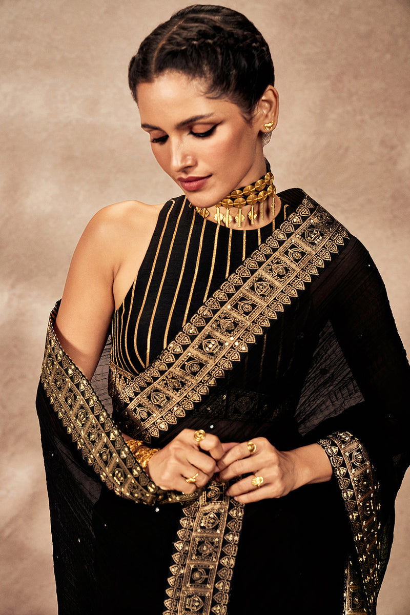 Black Potters Touch Crushed Saree