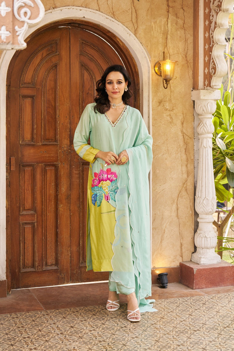 Nayaab Aqua Kurta Set