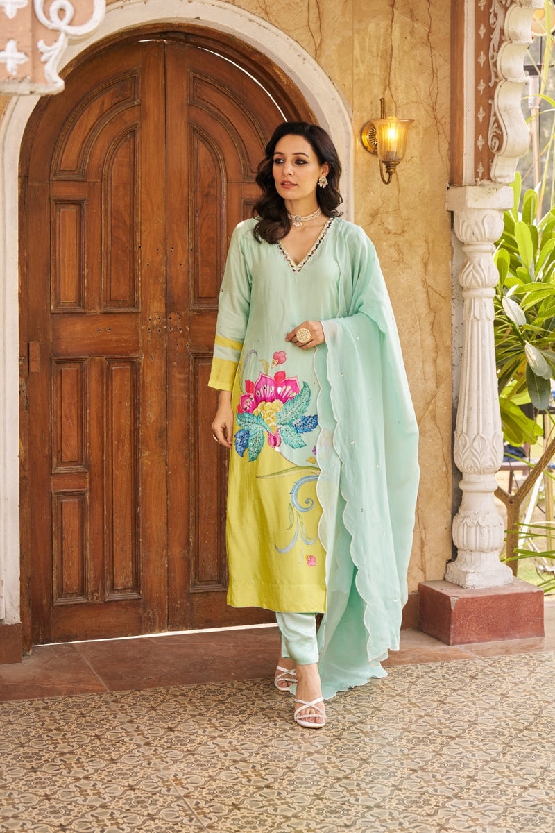 Nayaab Aqua Kurta Set