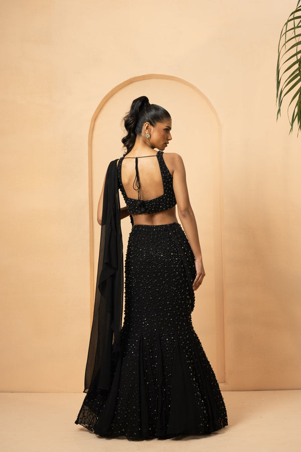 Black Embroidered Fishtail Lehenga With Drape Twisted Dupatta