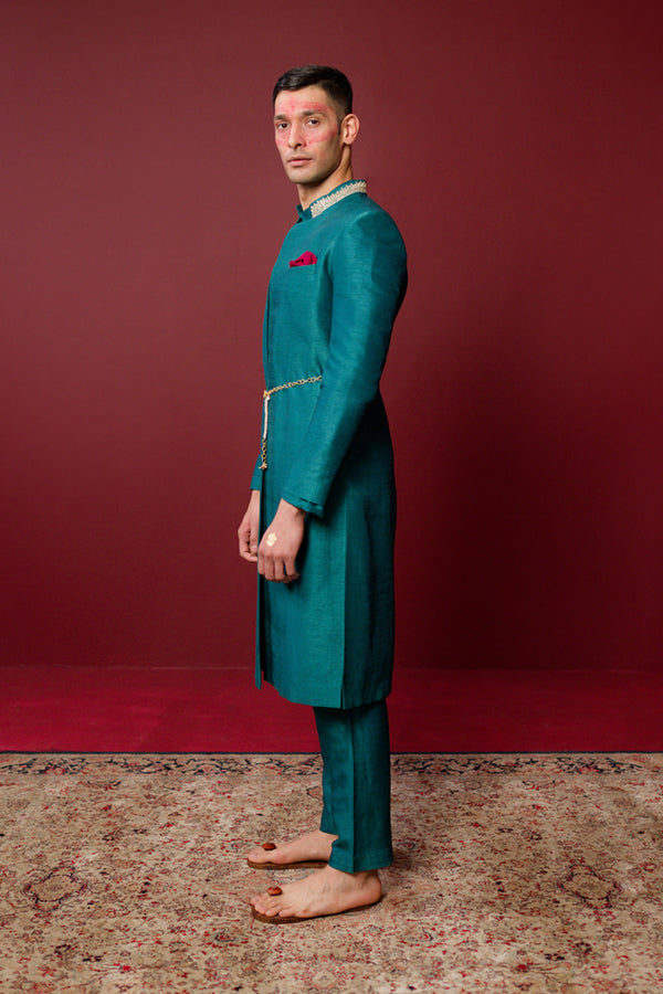 Avyaa Sherwani Set