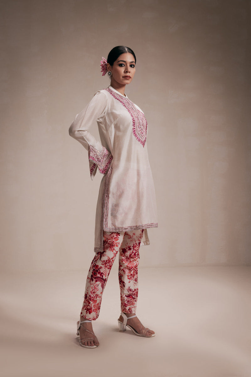 Ivory Kurta Set With Pink Embllishment