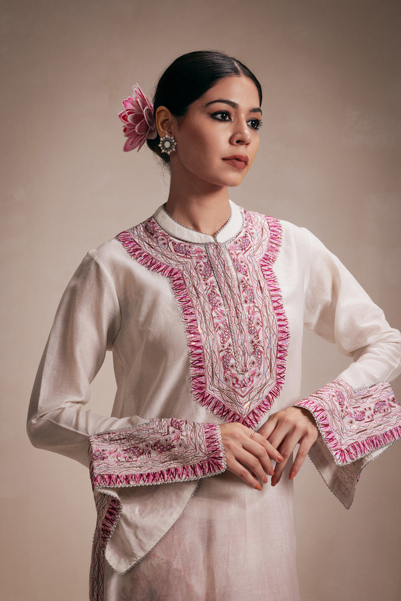 Ivory Kurta Set With Pink Embllishment