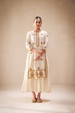 Ivory Locknowi Style Kurta With Gold Embellishment