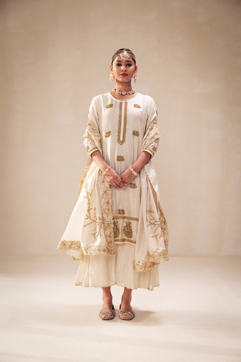 Ivory Locknowi Style Kurta With Gold Embellishment