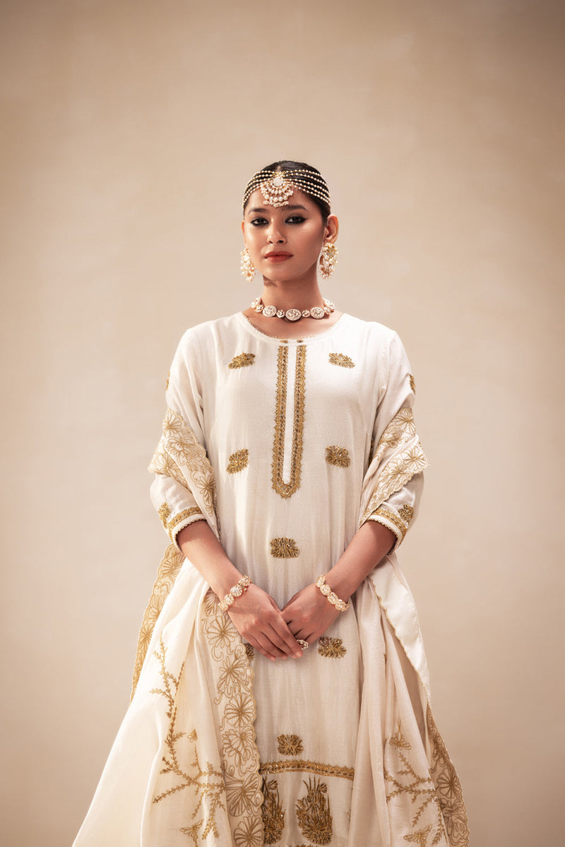 Ivory Locknowi Style Kurta With Gold Embellishment