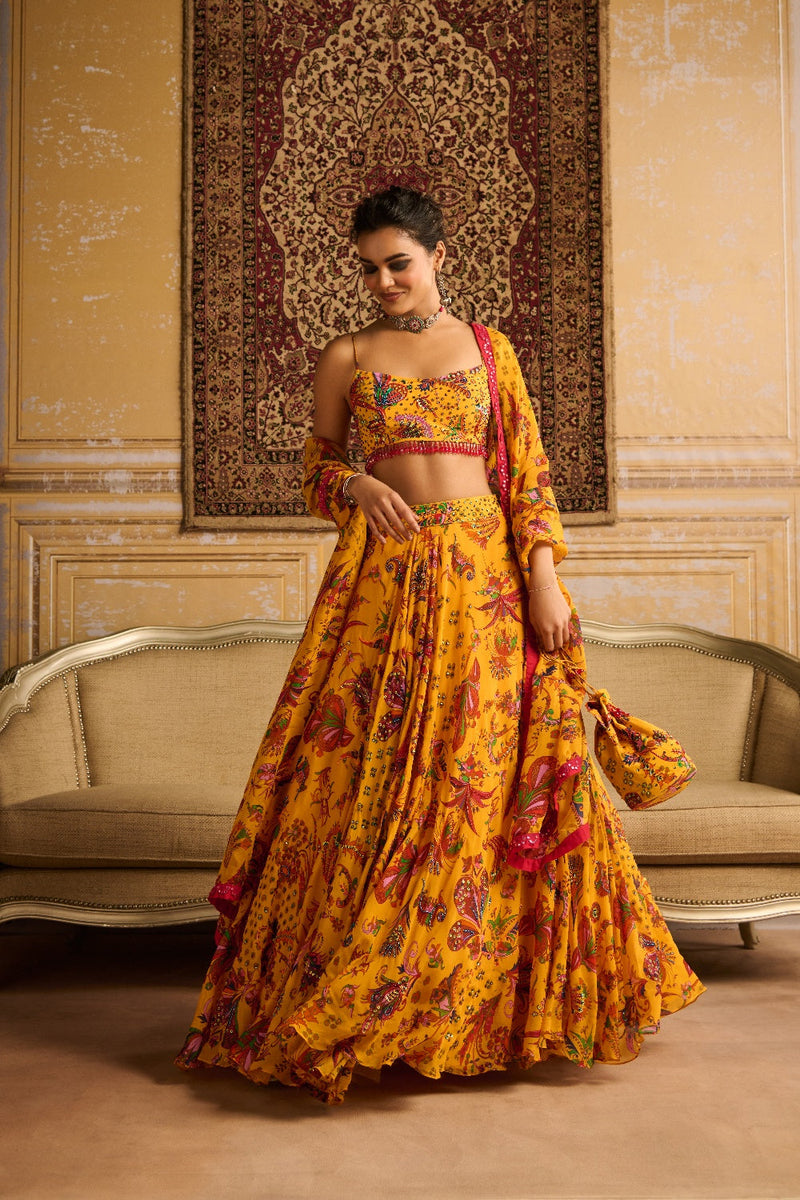 Yellow Highlighted Blouse And  Highlighted Lehenga Set